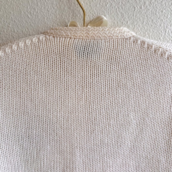 Adorable Vintage 1950s White Wool Cardigan With Red Berries (S/M) - Picture 11 of 12